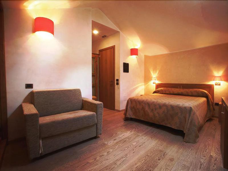 Hotel 99 Cannelle L'Aquila Bagian luar foto