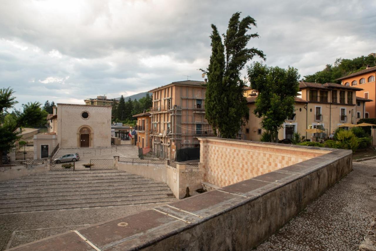 Hotel 99 Cannelle L'Aquila Bagian luar foto