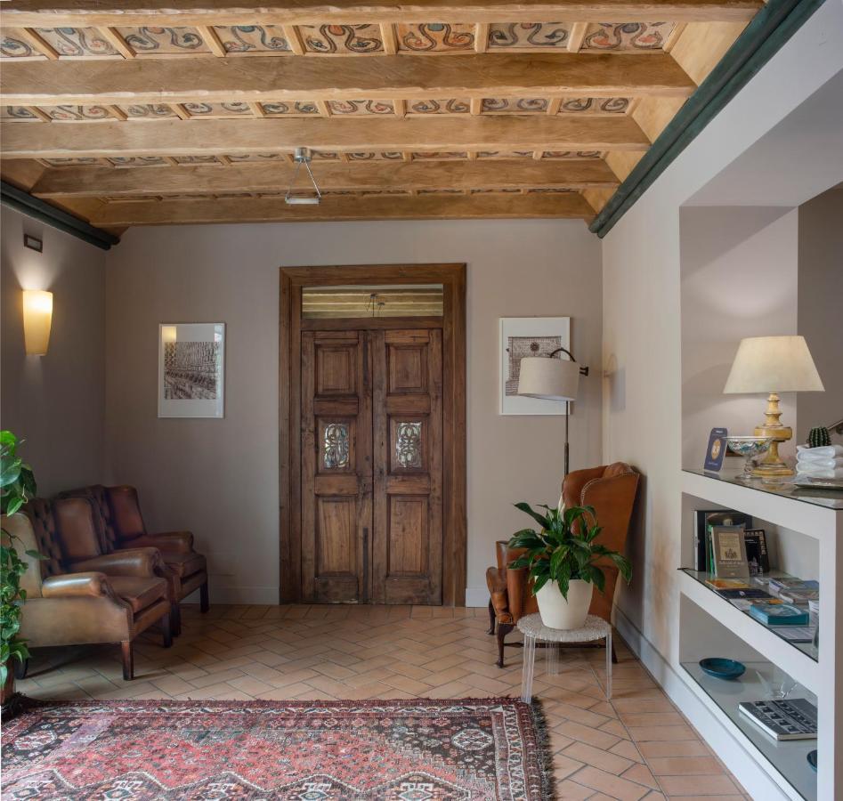 Hotel 99 Cannelle L'Aquila Bagian luar foto